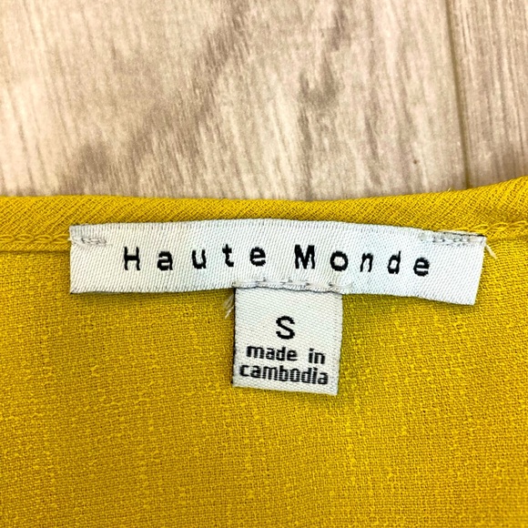 ☀️HOST PICK!☀️Haute Monde Yellow Flutter Sleeve Blouse - Picture 5 of 6